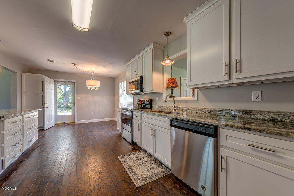 2143 Switzer Road Gulfport, MS 39507 - Photo 6 of 23 20170820-20170820-DSC_8989_90_91_92_93