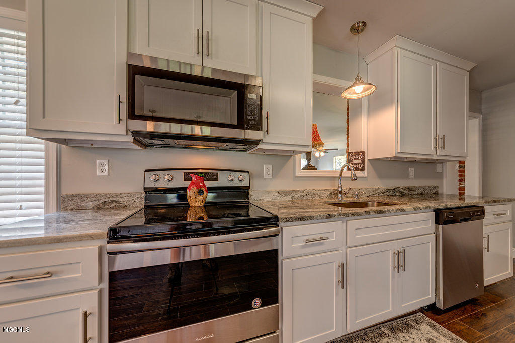 2143 Switzer Road Gulfport, MS 39507 - Photo 7 of 23 20170820-20170820-DSC_8984_5_6_7_8