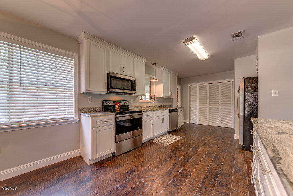 2143 Switzer Road Gulfport, MS 39507 - Photo 9 of 23 20170820-20170820-DSC_8974_5_6_7_8