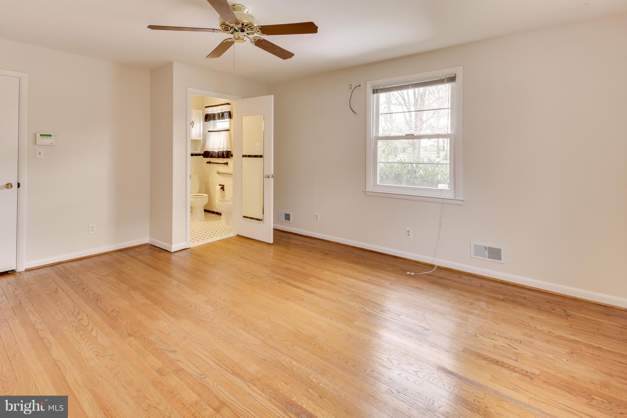 211 East Ridgely Road Lutherville-Timonium, MD 21093 - Photo 15 of 30 Bedroom