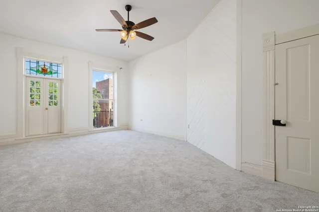 $2,850 | 142 West San Antonio Street, New Braunfels, TX 78130