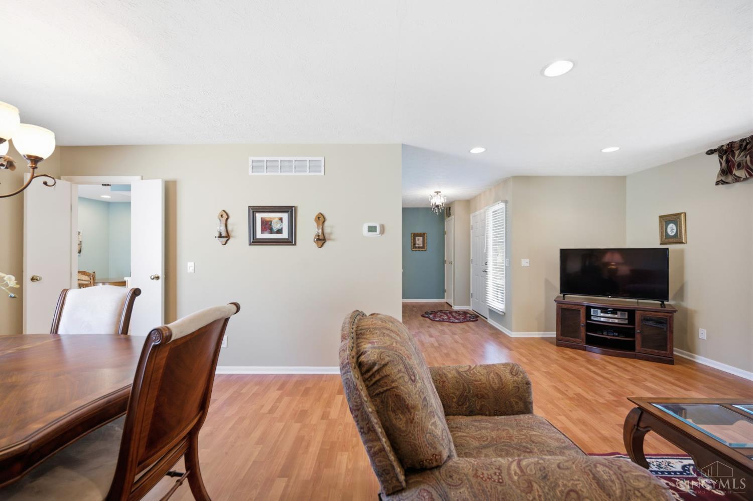 2 Boxwood Court Springdale, OH 45246 - Photo 9 of 53