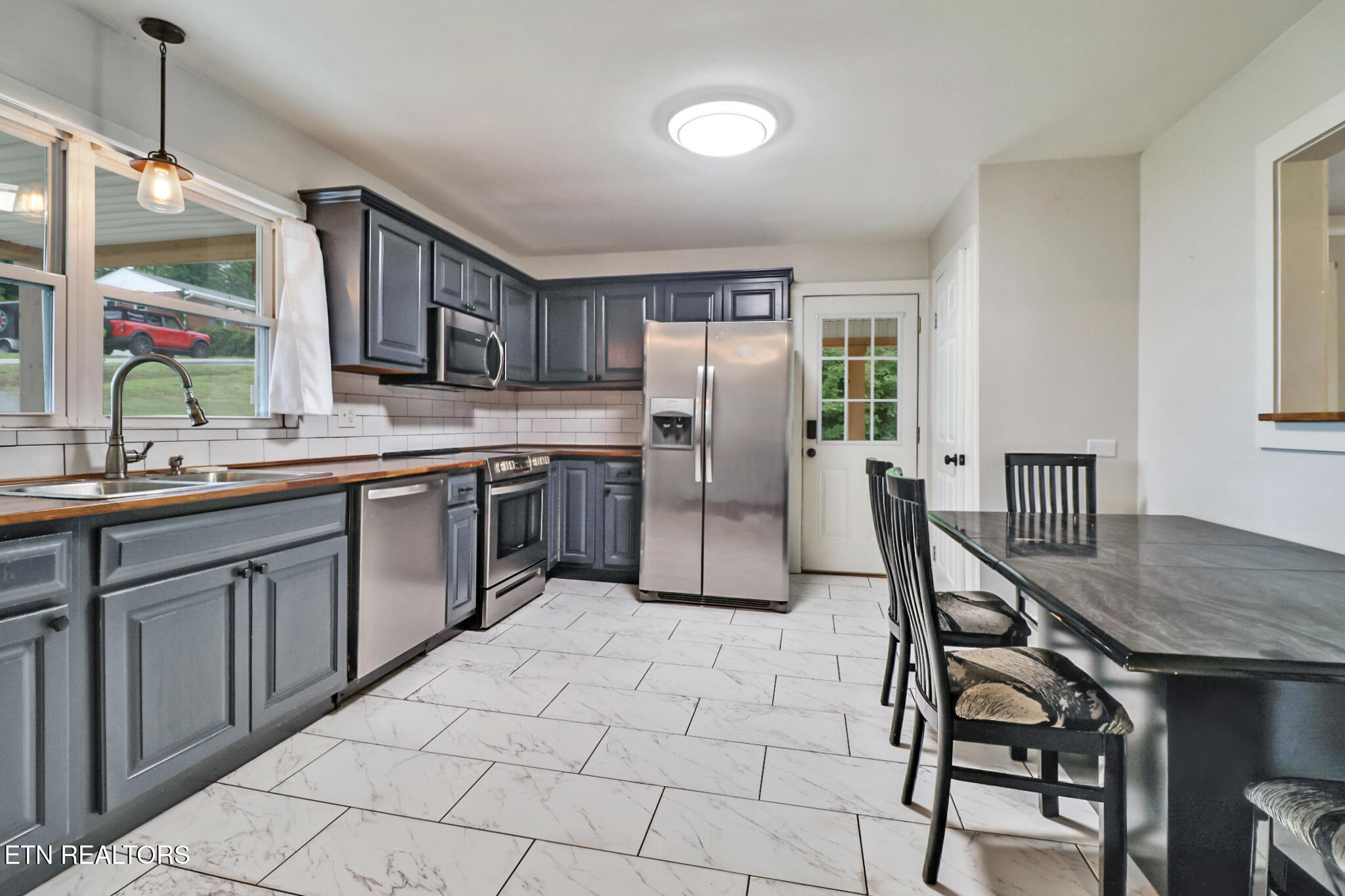 820 Sunset Drive Kingston, TN 37763 - Photo 13 of 37 if1a7215-if1a7219