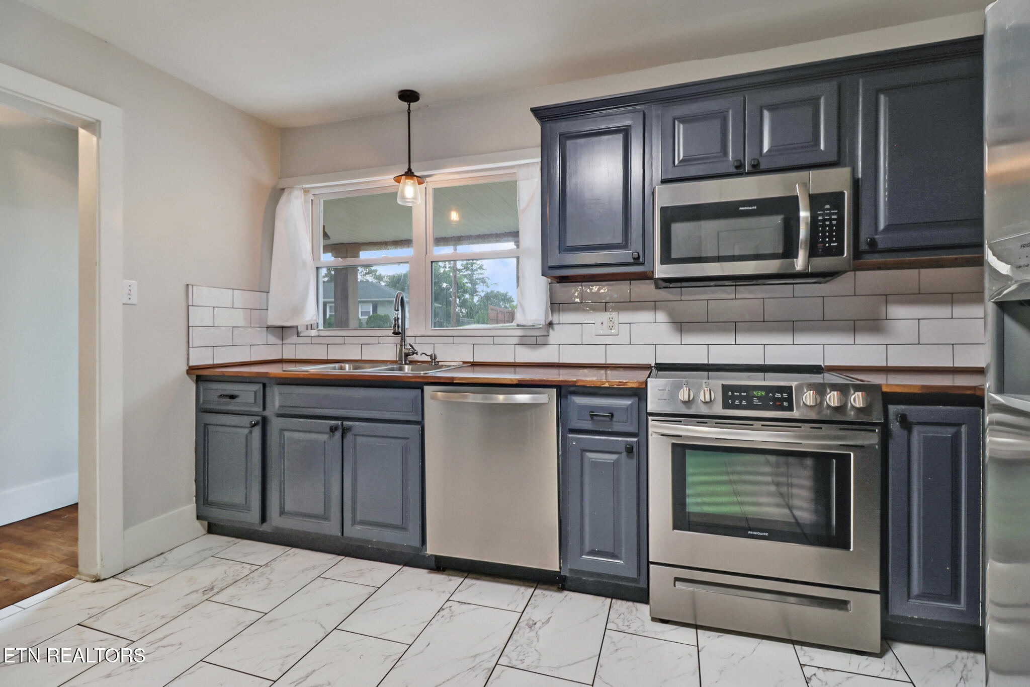 820 Sunset Drive Kingston, TN 37763 - Photo 14 of 37 if1a7225-if1a7229