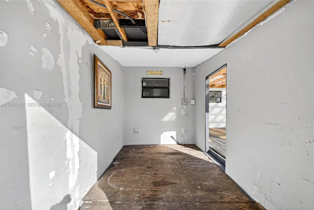 a view of a backyard of the house