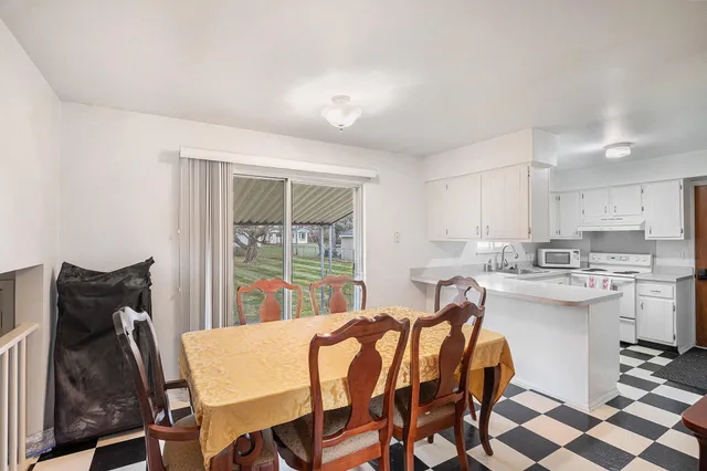 $189,000 | 4460 St Martins Drive, Flint, MI 48507