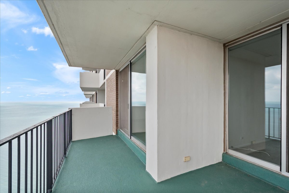 6033 North Sheridan Road, Unit 34M Chicago, IL 60660 - Photo 18 of 48