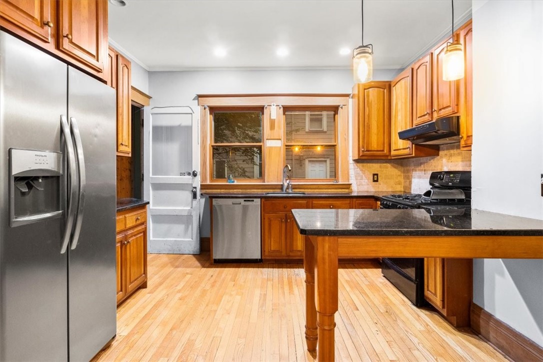 249 Canterbury Road Rochester, NY 14607 - Photo 12 of 36