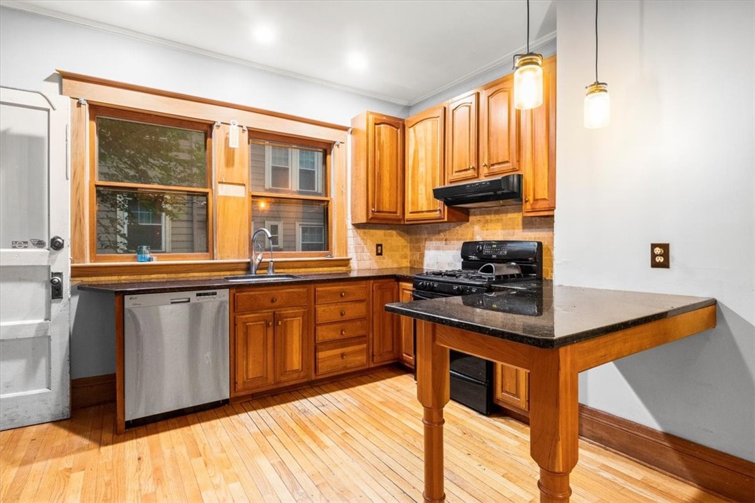 249 Canterbury Road Rochester, NY 14607 - Photo 15 of 36