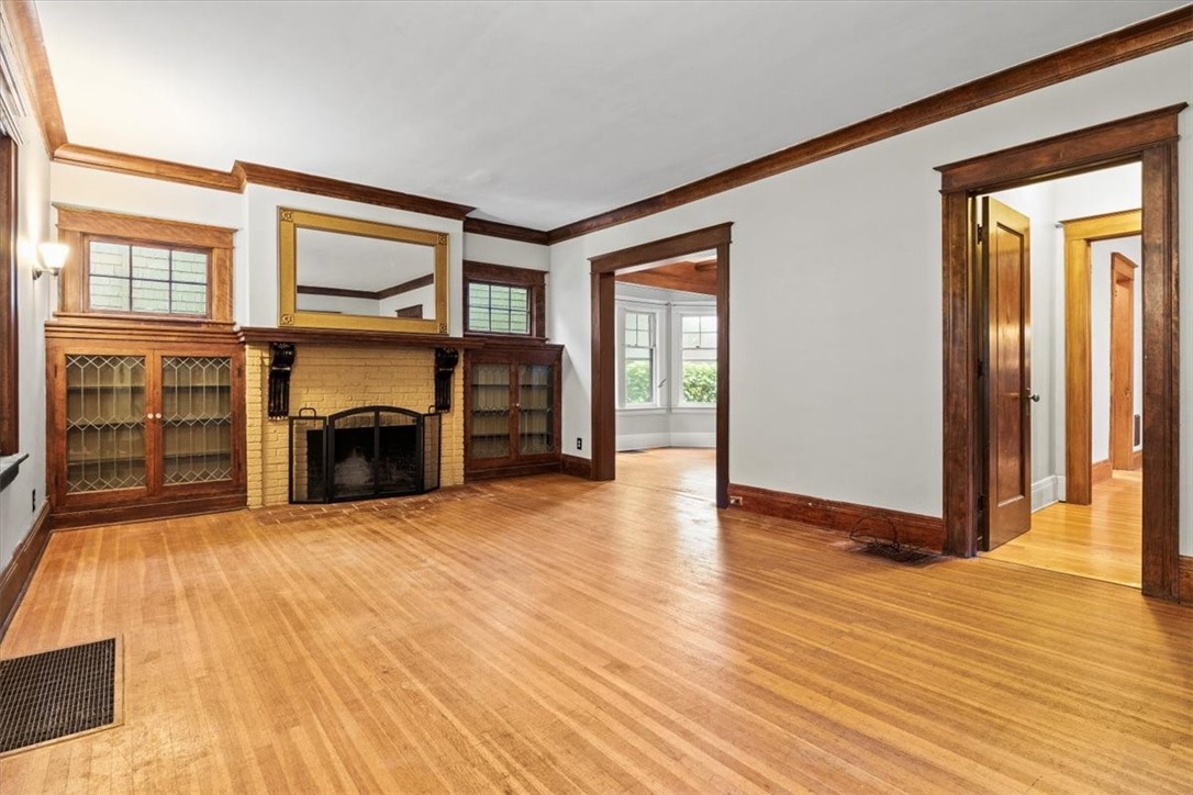 249 Canterbury Road Rochester, NY 14607 - Photo 5 of 36