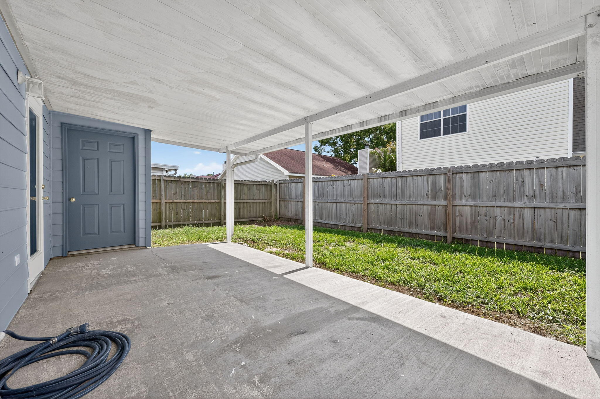 150 Beach Drive Fort Walton Beach, FL 32547 - Photo 44 of 56 a view of a backyard with wooden fence