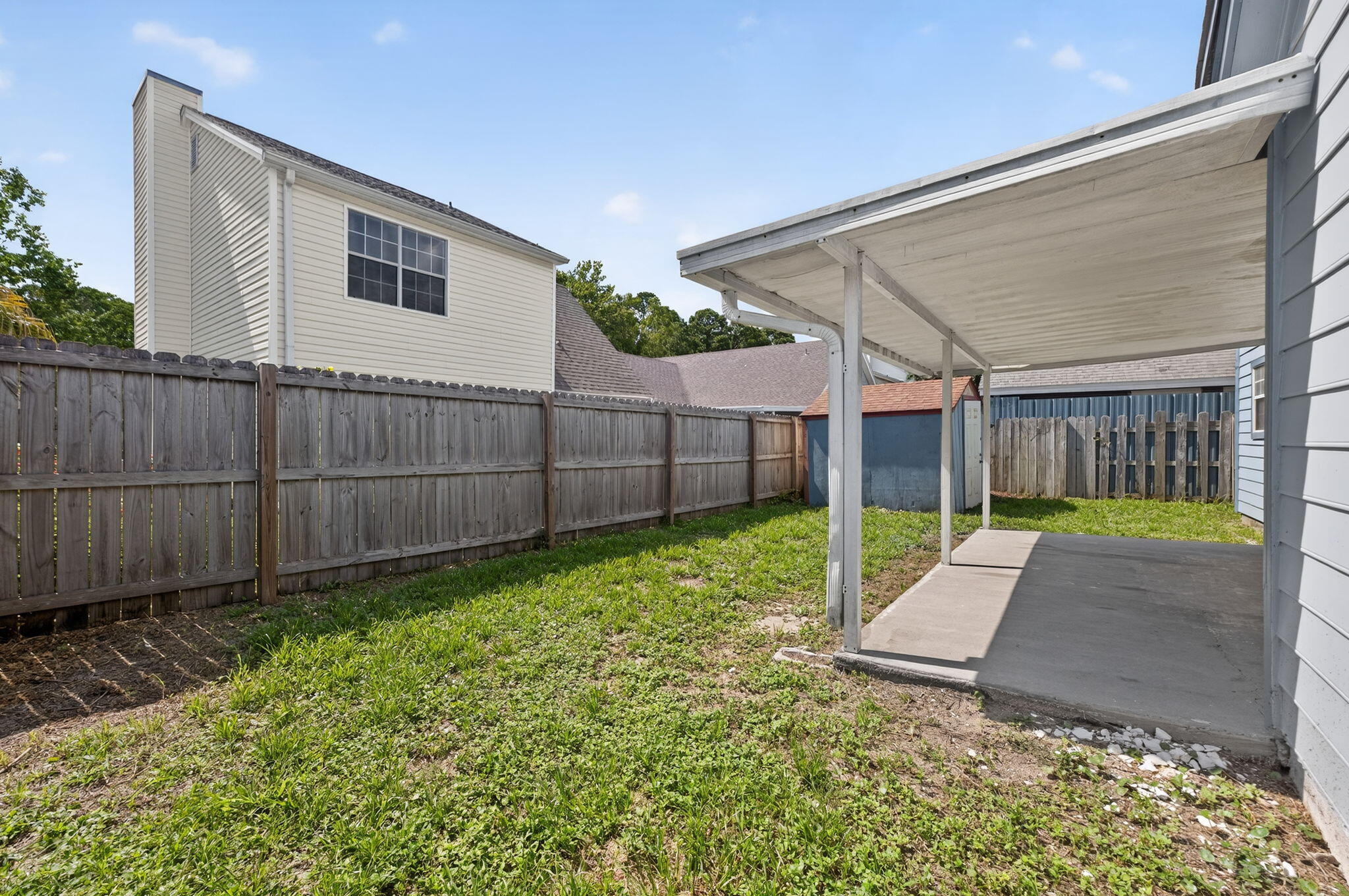 150 Beach Drive Fort Walton Beach, FL 32547 - Photo 48 of 56 a view of a backyard with a garden