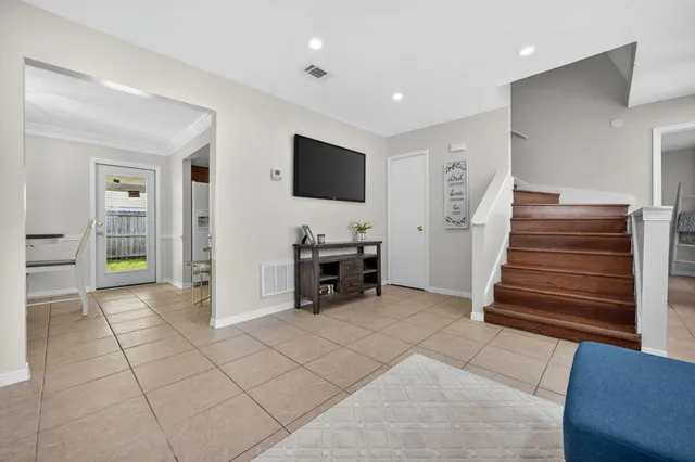 a view of livingroom with furniture