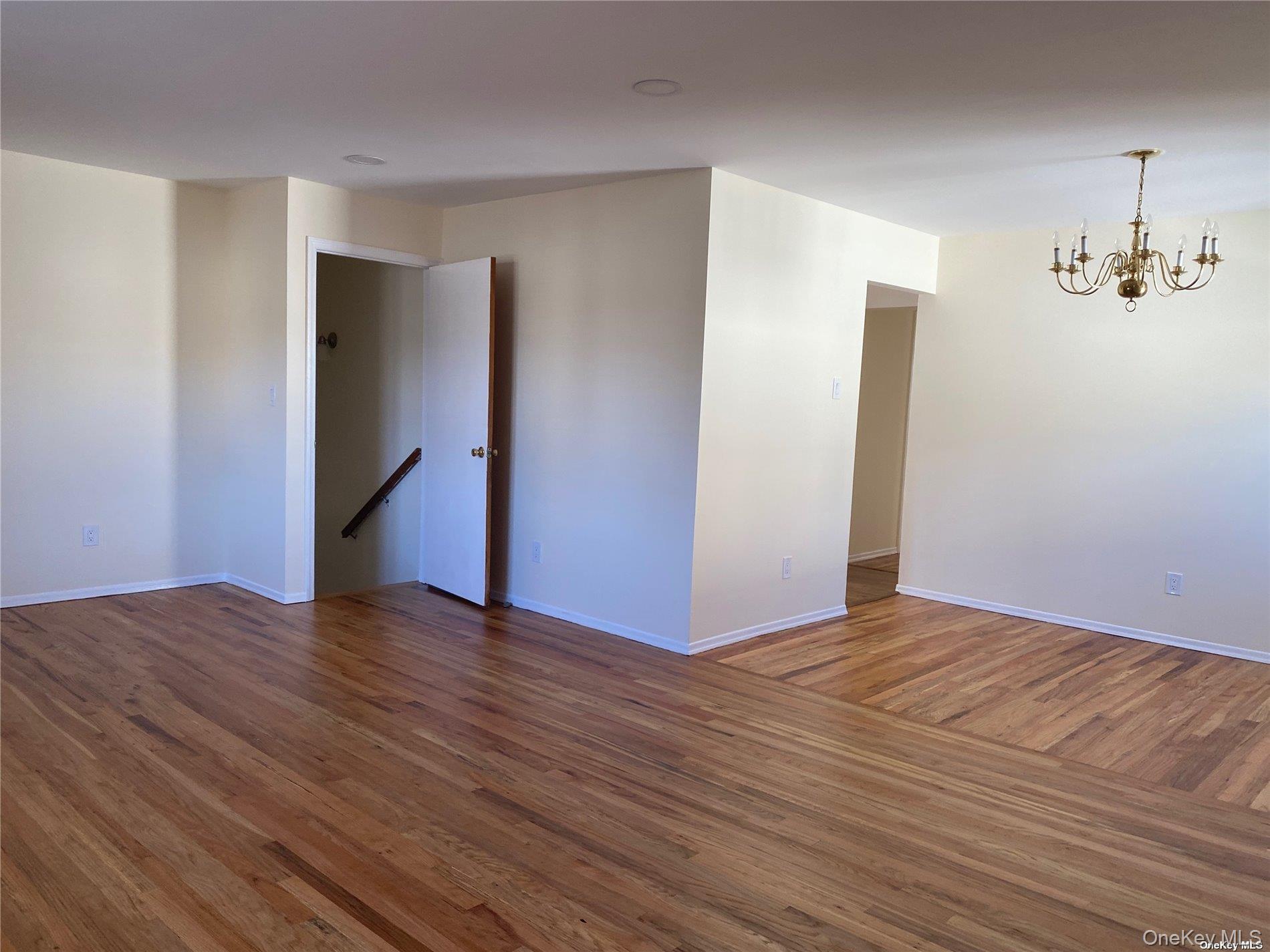 69 Inwood Road, Unit 2 Port Washington, NY 11050 - Photo 4 of 17