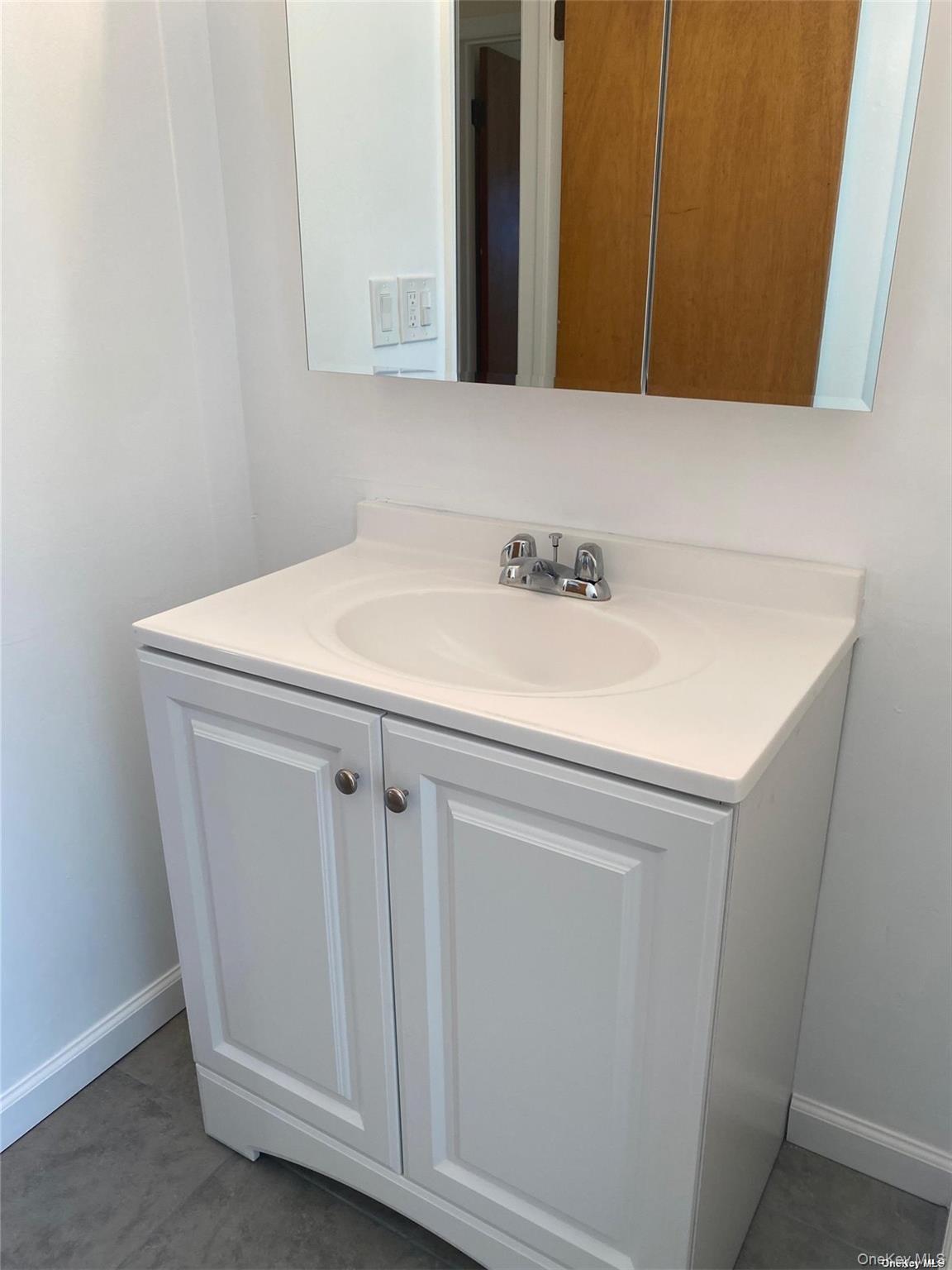 69 Inwood Road, Unit 2 Port Washington, NY 11050 - Photo 10 of 17