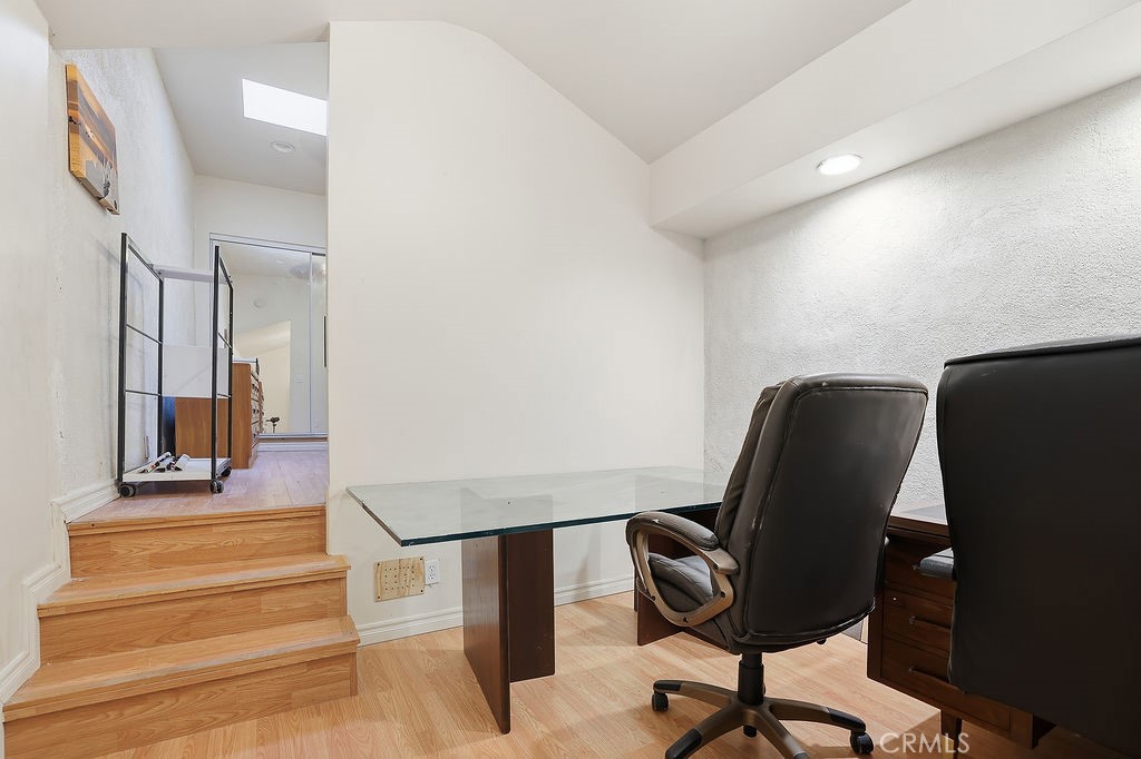 24300 Sylvan Glen Road Calabasas, CA 91302 - Photo 44 of 47