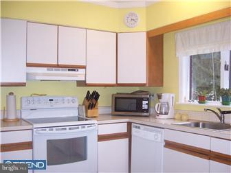 446 Buck Road Holland, PA 18966 - Photo 7 of 11 Kitchen