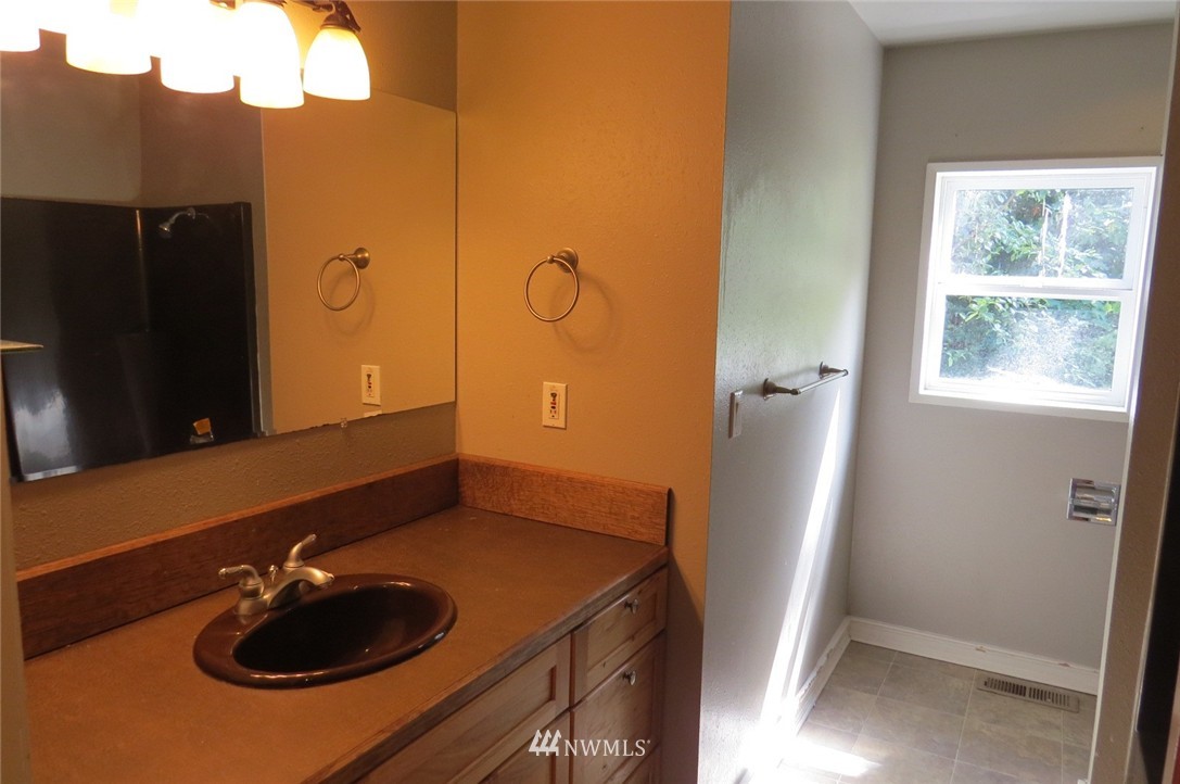 472 Hansen Road Port Angeles, WA 98363 - Photo 18 of 25 Gallery Image 18