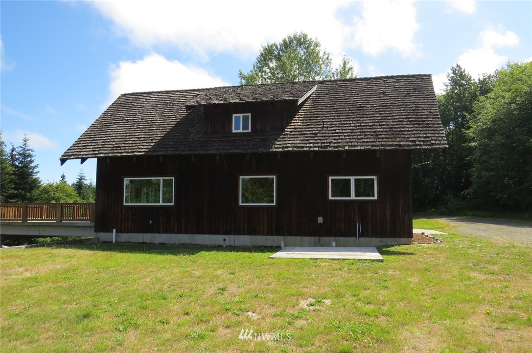 472 Hansen Road Port Angeles, WA 98363 - Photo 3 of 25 Gallery Image 3