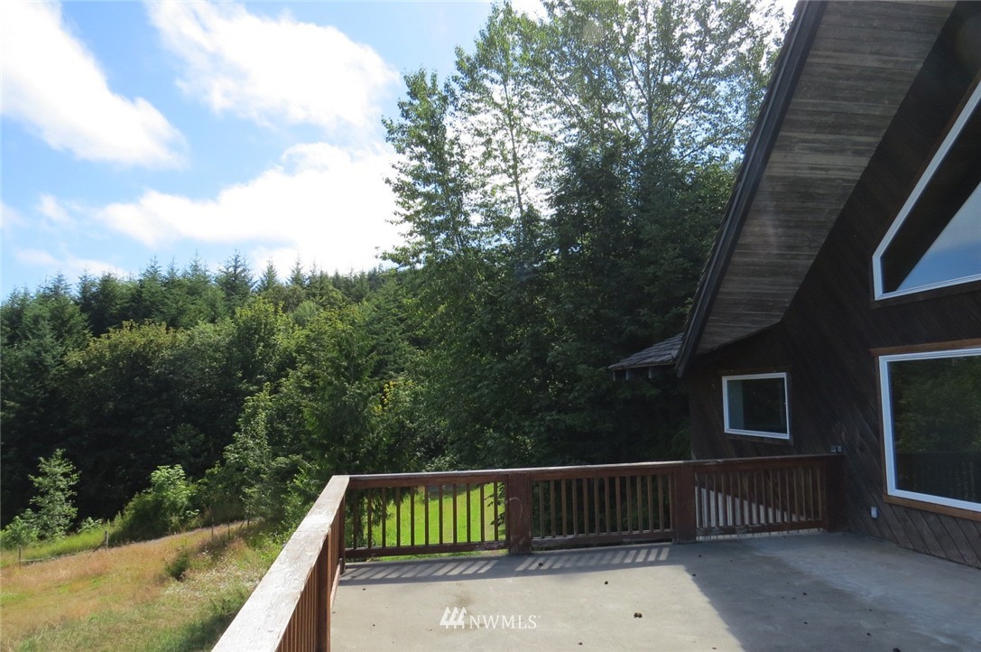 472 Hansen Road Port Angeles, WA 98363 - Photo 9 of 25 Gallery Image 9