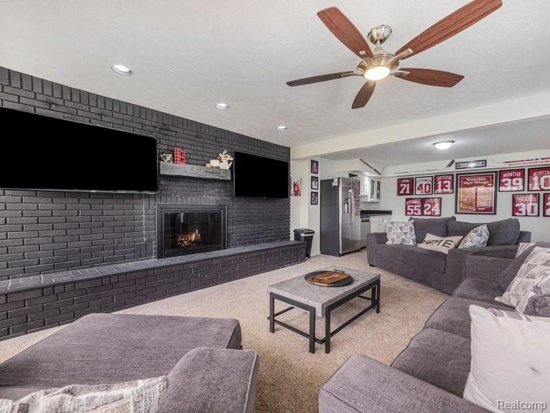 4327 Patterson Lake Road Pinckney, MI 48169 - Photo 4 of 32 Gallery Image 4