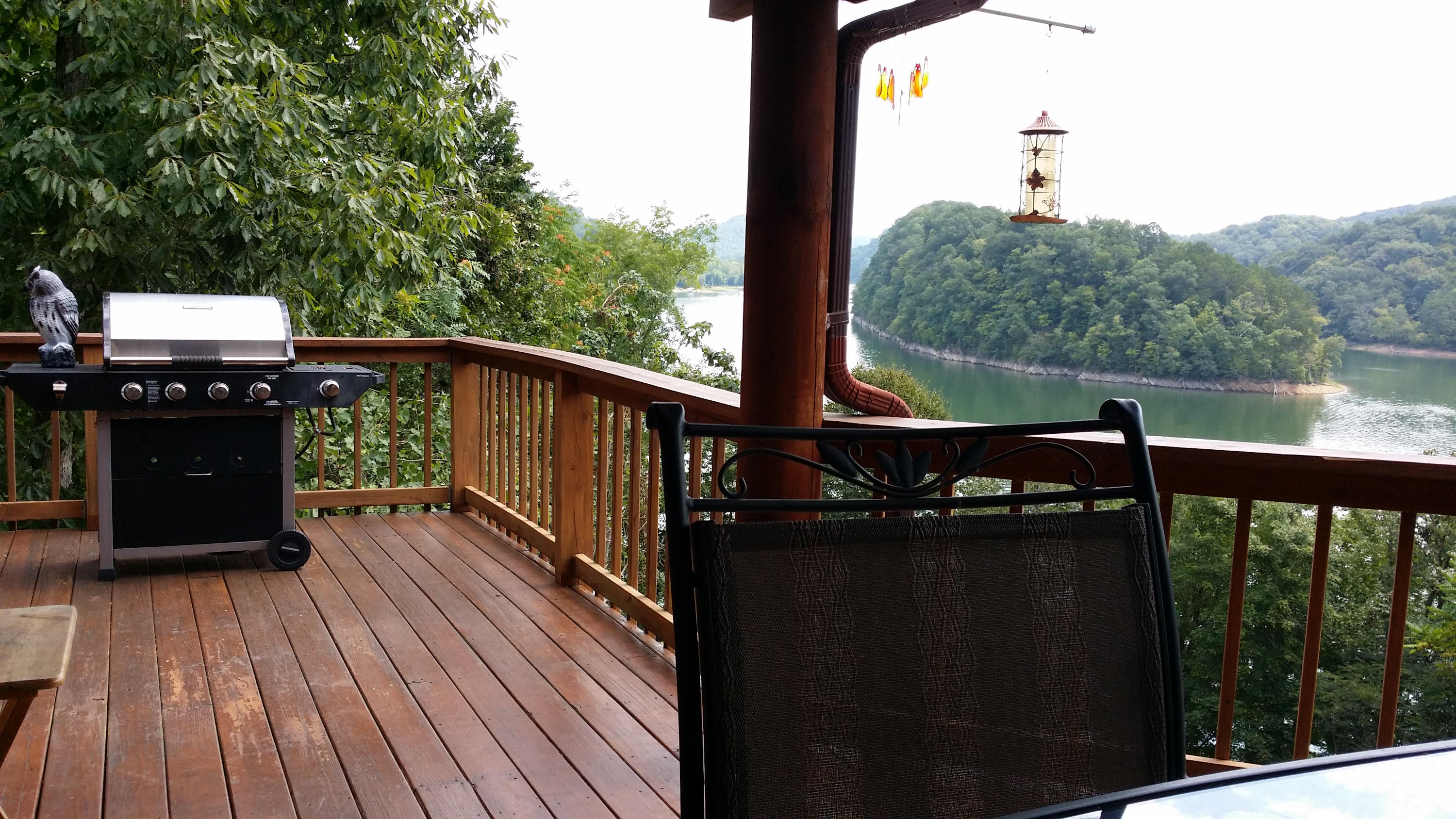 341 Shoreside Road New Tazewell, TN 37825 - Photo 25 of 35 Main level deck off kitchen and living