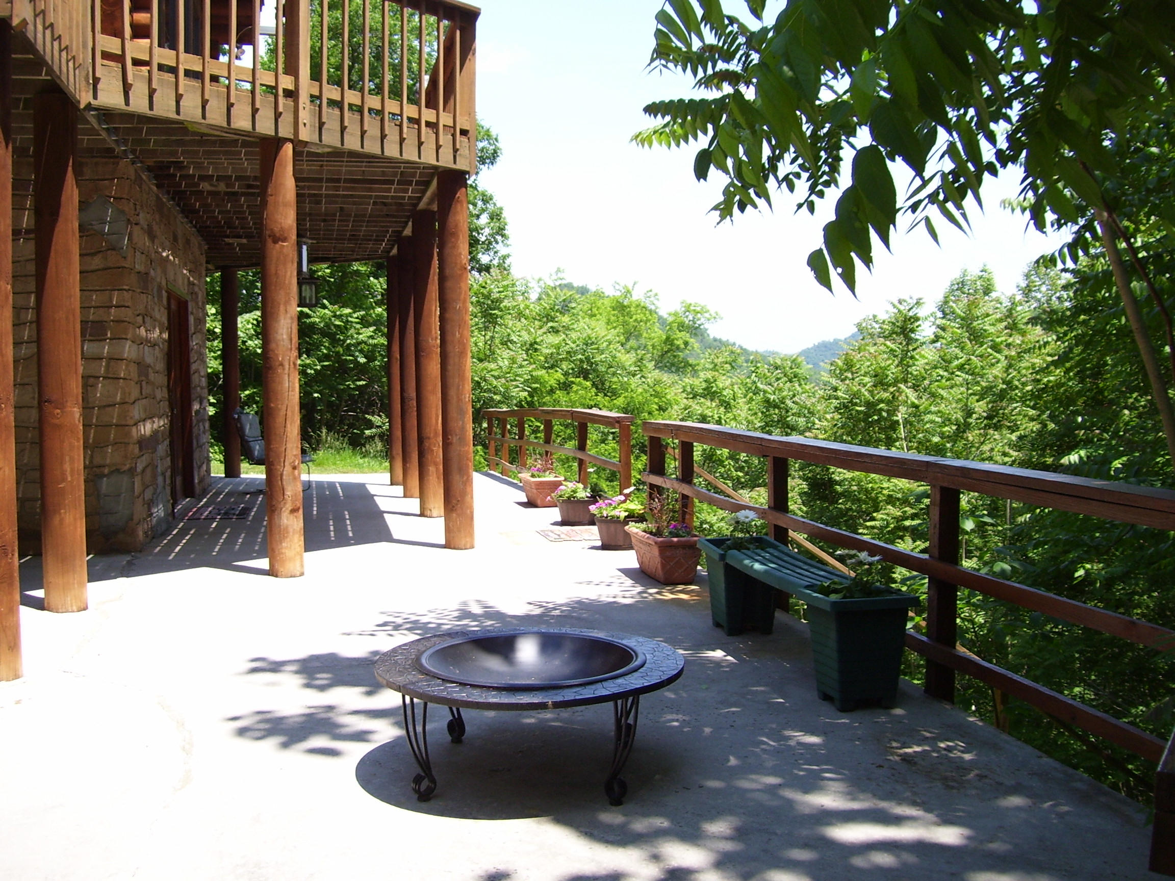 341 Shoreside Road New Tazewell, TN 37825 - Photo 28 of 35 Patio off walk out lower level