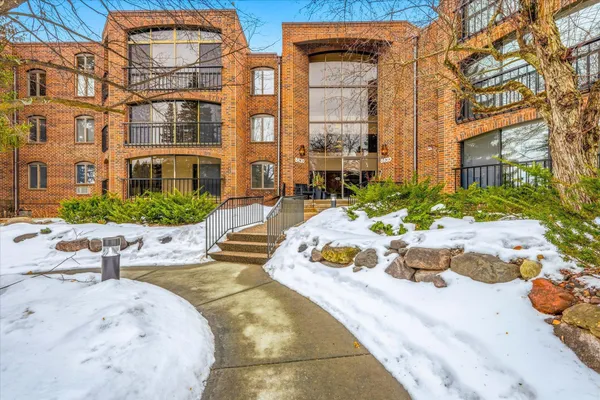 $285,000 | 8430 Pennsylvania Road, Unit 216, Bloomington, MN 55438
