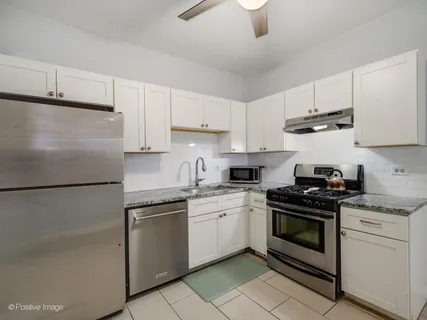 $395,000 | 2745 North Hampden Court, Unit 1E, Chicago, IL 60614