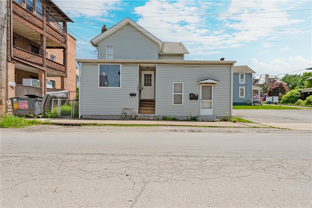 125 North Chestnut Street Butler, PA 16001 - Photo 1 of 25 front view of a house with a outdoor space