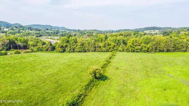 $249,900 | 1 Sharps Chapel Road, Sharps Chapel, TN 37866