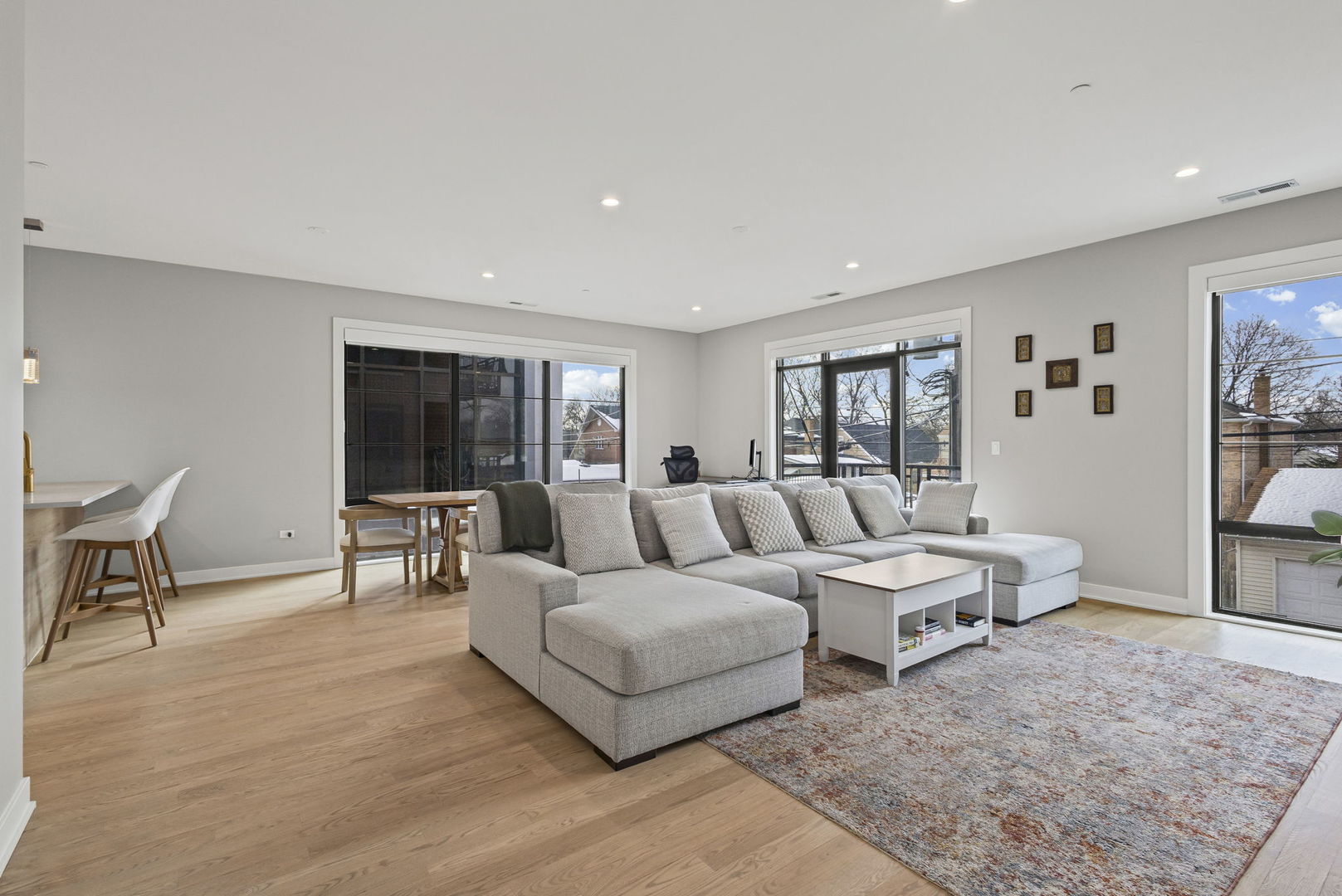 6246 North Pulaski Road, Unit 204 Chicago, IL 60646 - Photo 2 of 36