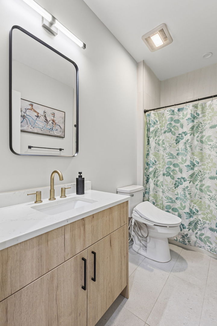 6246 North Pulaski Road, Unit 204 Chicago, IL 60646 - Photo 22 of 36