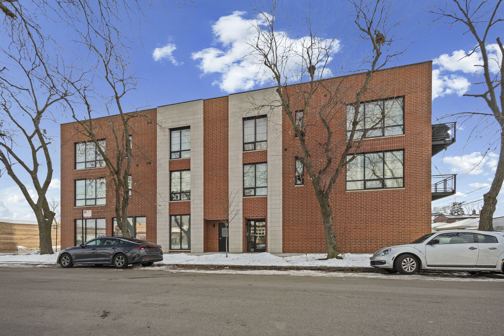 6246 North Pulaski Road, Unit 204 Chicago, IL 60646 - Photo 29 of 36