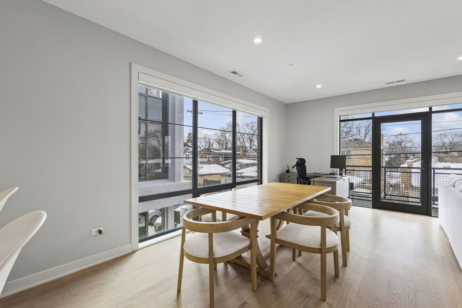 6246 North Pulaski Road, Unit 204 Chicago, IL 60646 - Photo 5 of 36