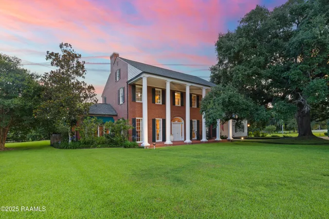 $799,000 | 6302 Old Jeanerette Road, New Iberia, LA 70563