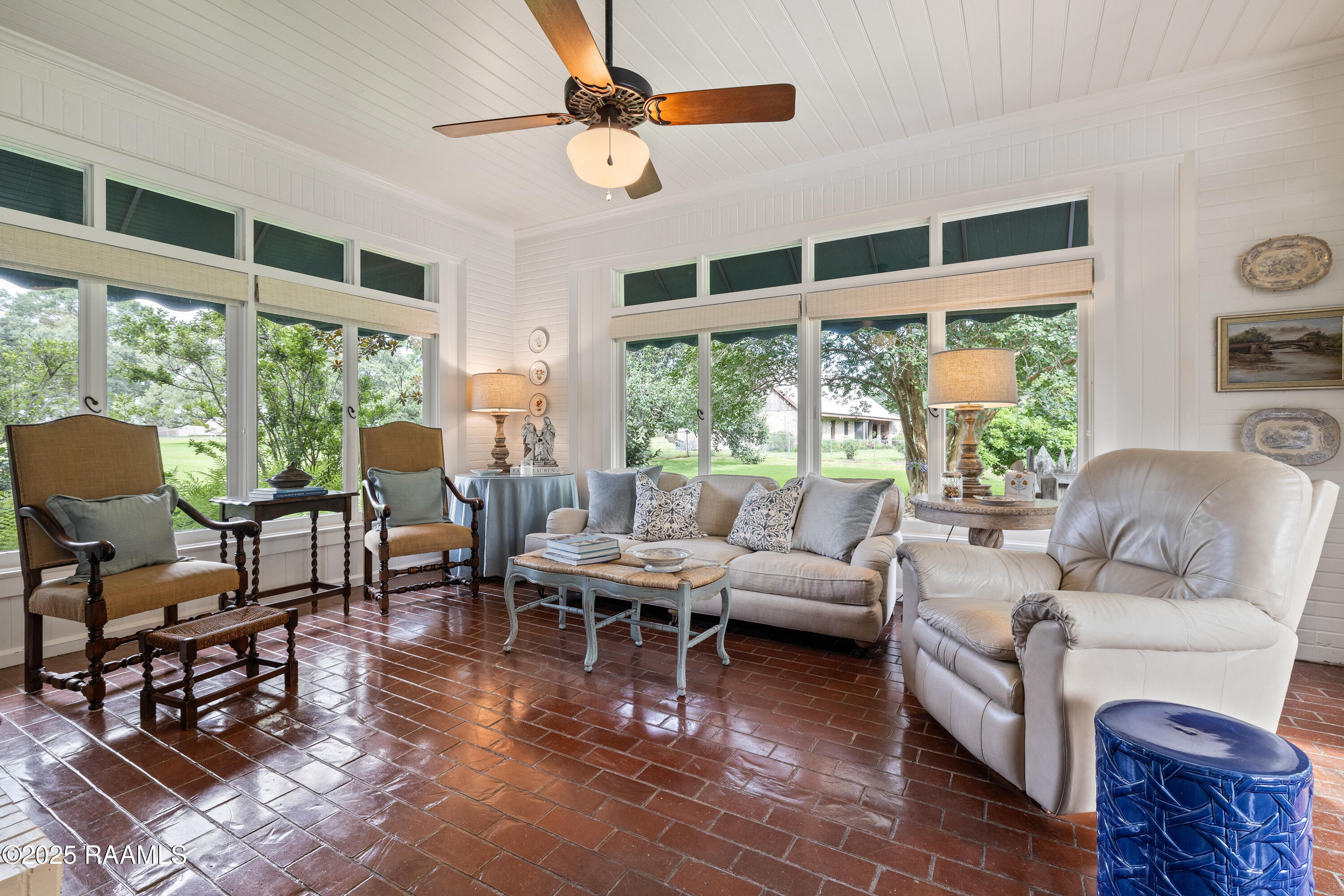 6302 Old Jeanerette Road New Iberia, LA 70563 - Photo 24 of 60 Sunroom