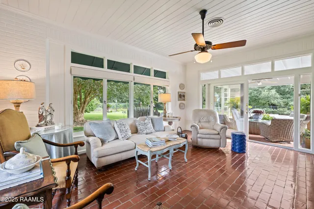 $799,000 | 6302 Old Jeanerette Road, New Iberia, LA 70563