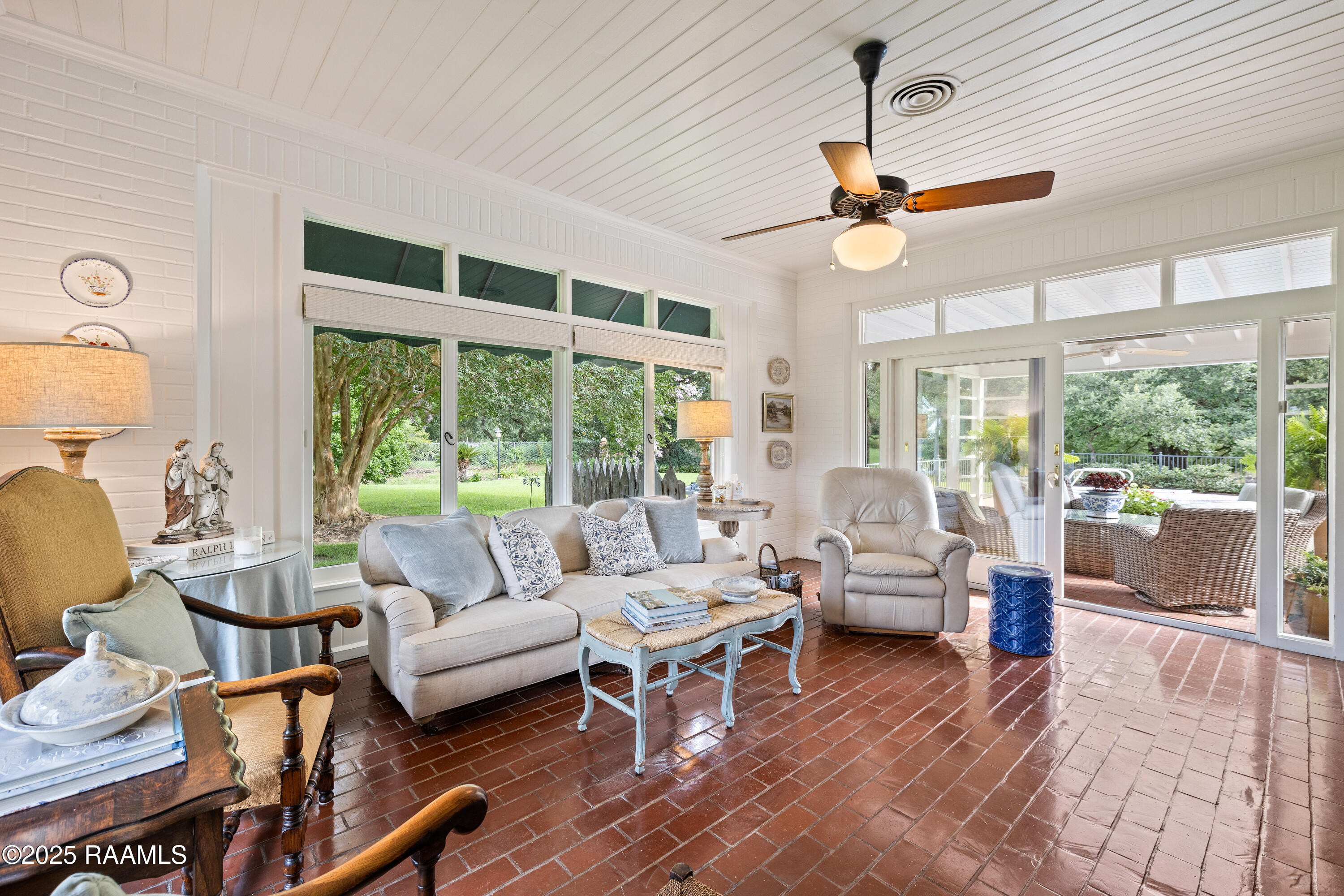 6302 Old Jeanerette Road New Iberia, LA 70563 - Photo 25 of 60 Sunroom