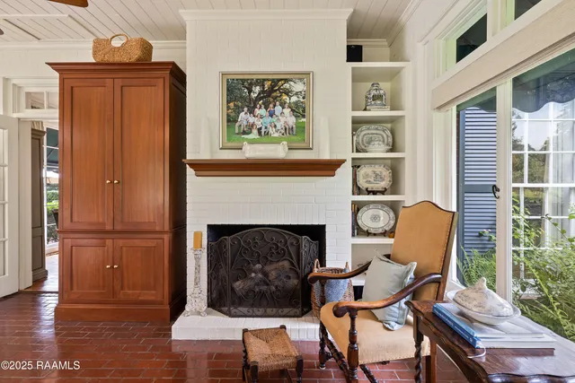 $799,000 | 6302 Old Jeanerette Road, New Iberia, LA 70563