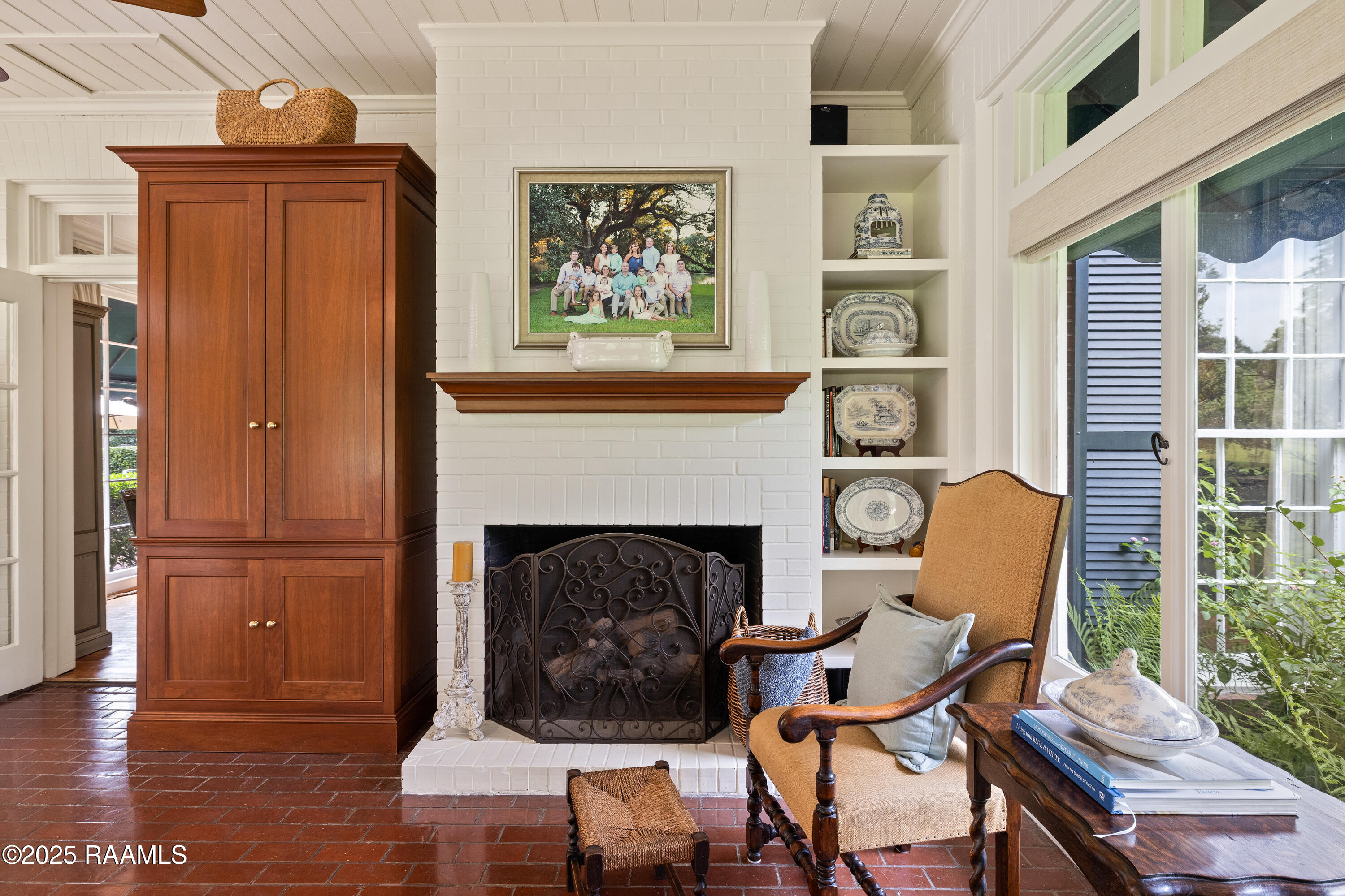 6302 Old Jeanerette Road New Iberia, LA 70563 - Photo 26 of 60 Sunroom