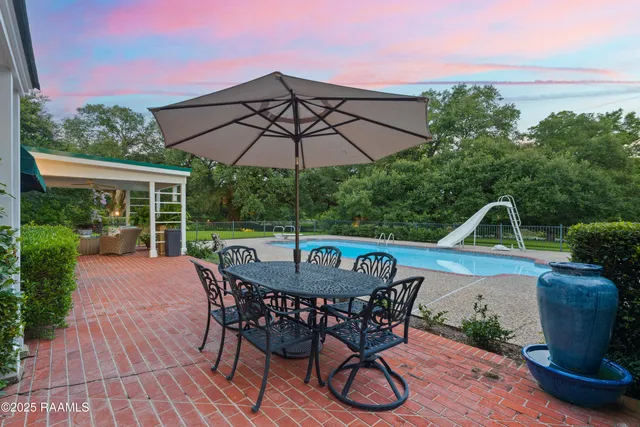 $799,000 | 6302 Old Jeanerette Road, New Iberia, LA 70563