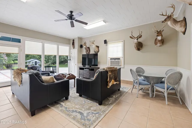 $799,000 | 6302 Old Jeanerette Road, New Iberia, LA 70563