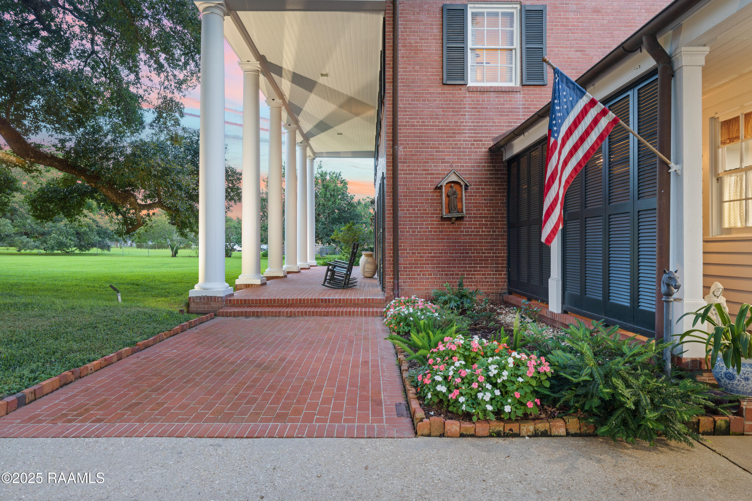 6302 Old Jeanerette Road New Iberia, LA 70563 - Photo 5 of 60 A. Hays Town Home