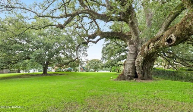 $799,000 | 6302 Old Jeanerette Road, New Iberia, LA 70563