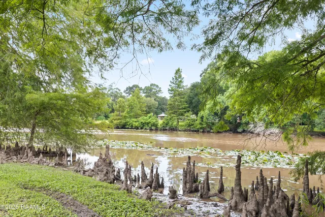 $799,000 | 6302 Old Jeanerette Road, New Iberia, LA 70563