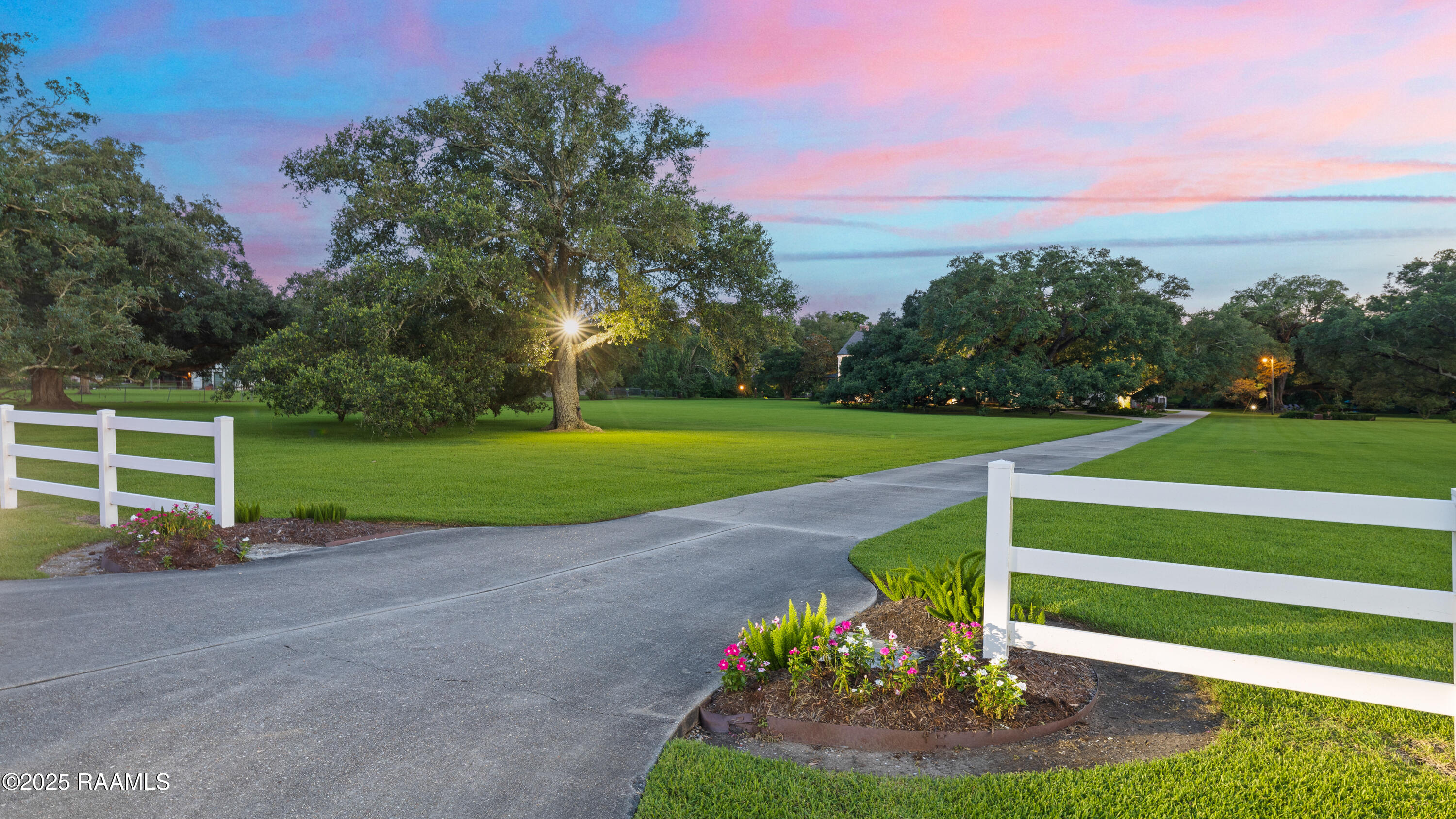 6302 Old Jeanerette Road New Iberia, LA 70563 - Photo 56 of 60 Front Entrance