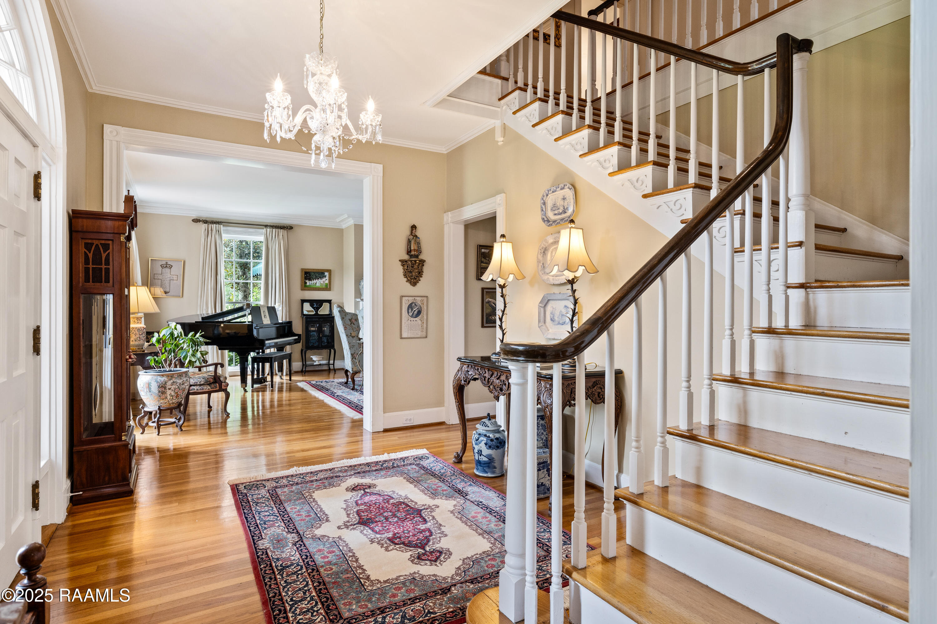 6302 Old Jeanerette Road New Iberia, LA 70563 - Photo 10 of 60 Foyer