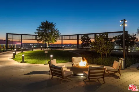 $998,000 | 889 Francisco Street, Unit 1206, Los Angeles, CA 90017