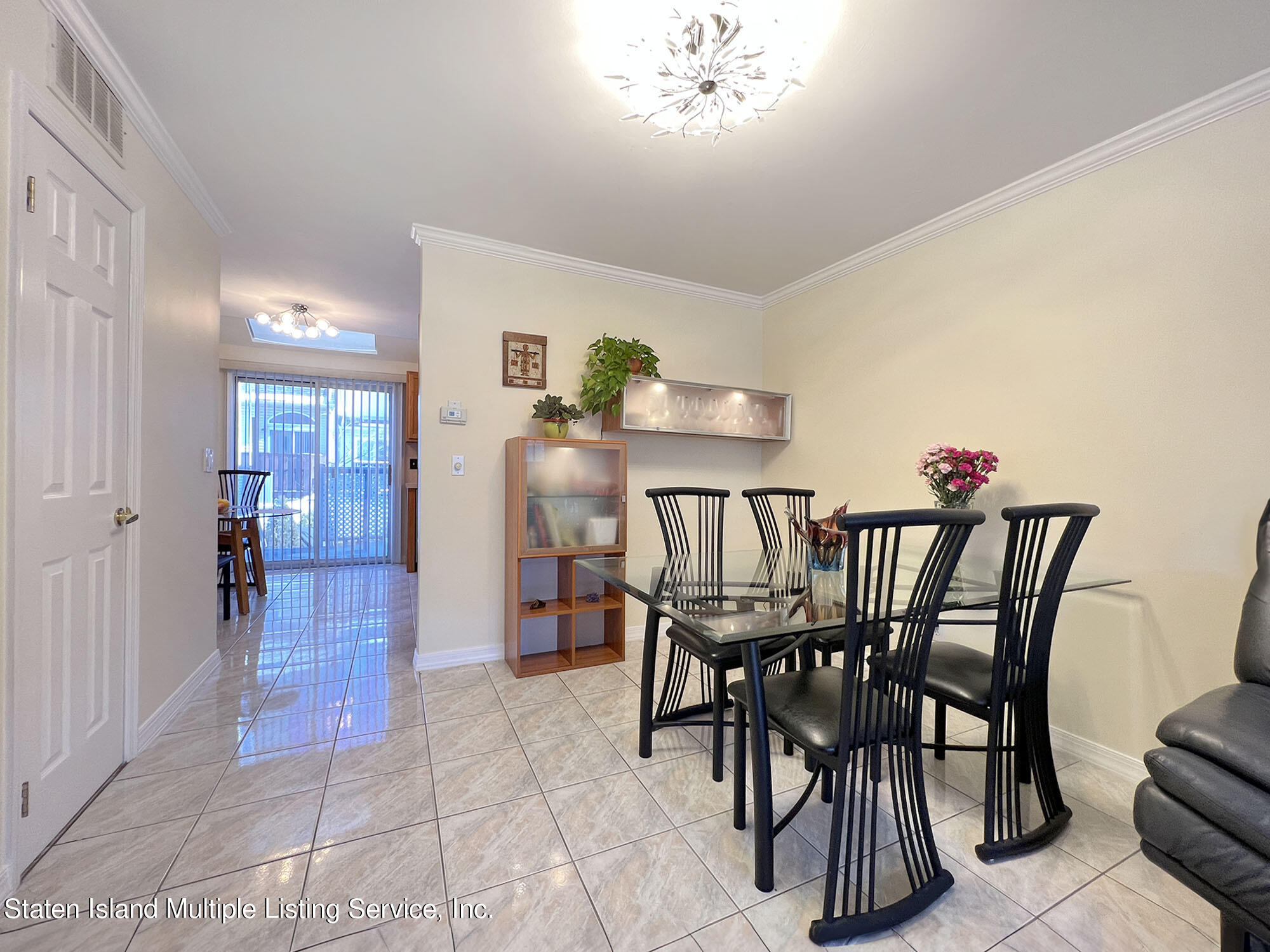 43 Deborah Loop Staten Island, NY 10312 - Photo 4 of 26 IMG_0940